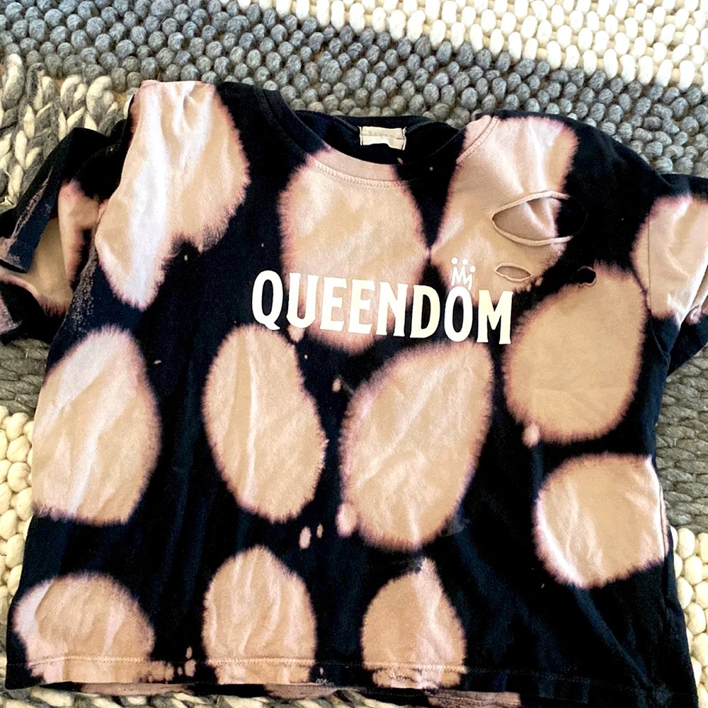 Queendom Ripped Crop Top